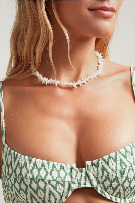 Collier de corail blanc