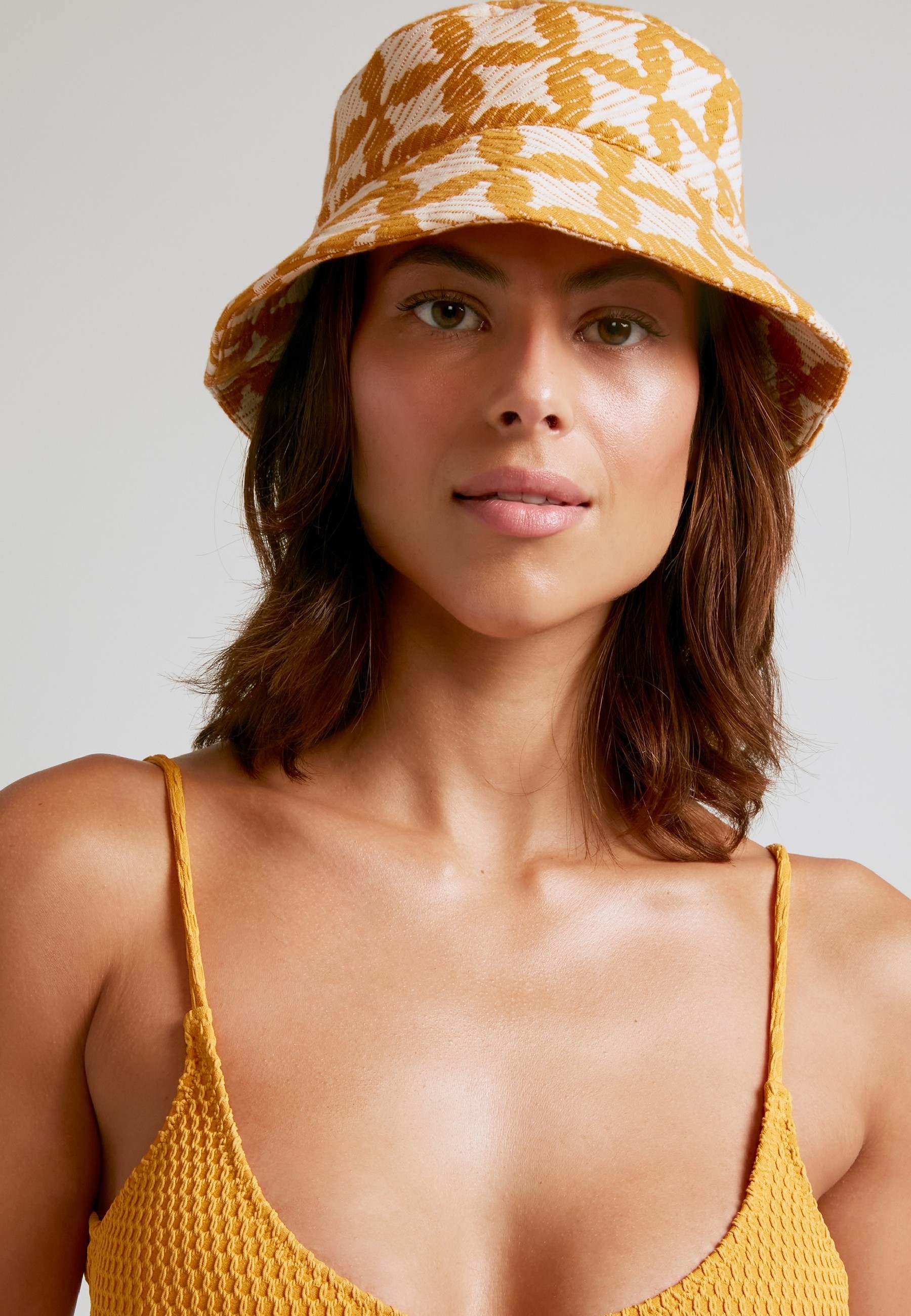 Sun Zama Bucket Hat | Robin Collection